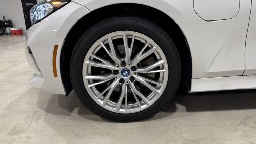 2024 BMW 3 Series - Images - 10