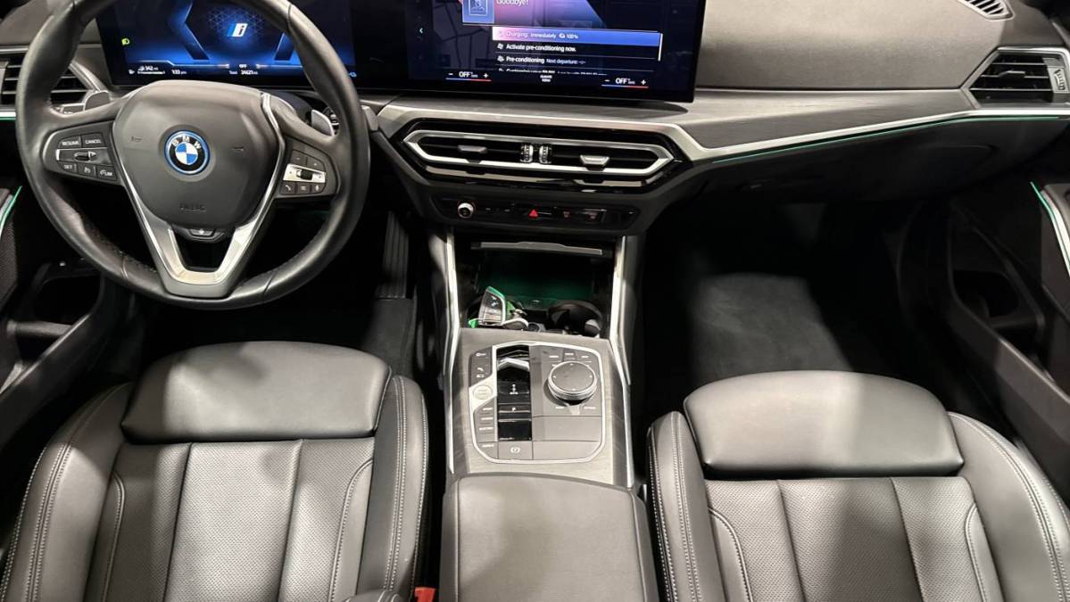 2024 BMW 3 Series - Images - 11