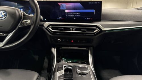 2024 BMW 3 Series - Images - 22