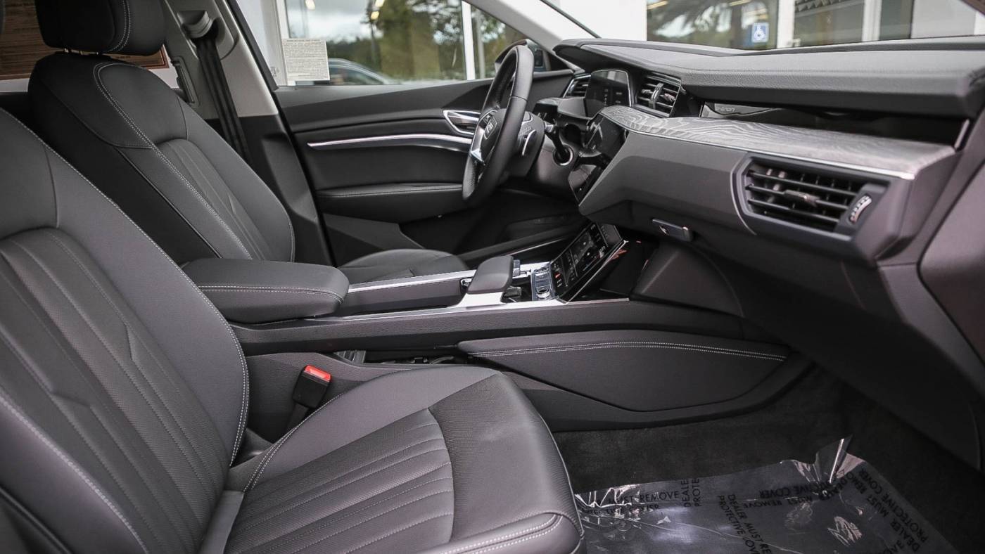2024 Audi Q8 e-tron WA15AAGE9RB031981
