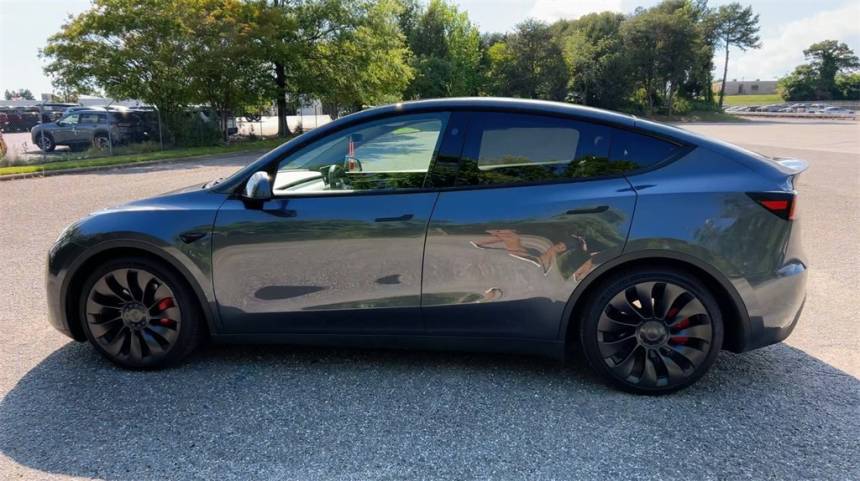 2023 Tesla Model Y 7SAYGDEF5PF897916
