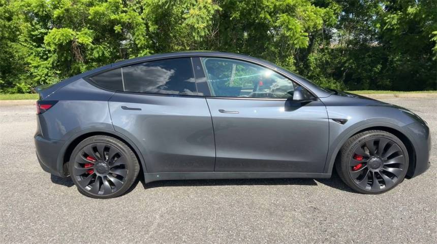 2023 Tesla Model Y 7SAYGDEF5PF897916