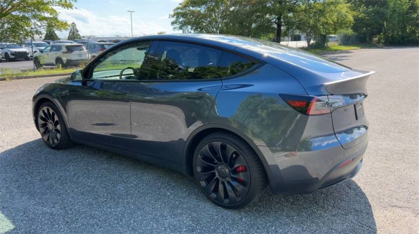 2023 Tesla Model Y 7SAYGDEF5PF897916