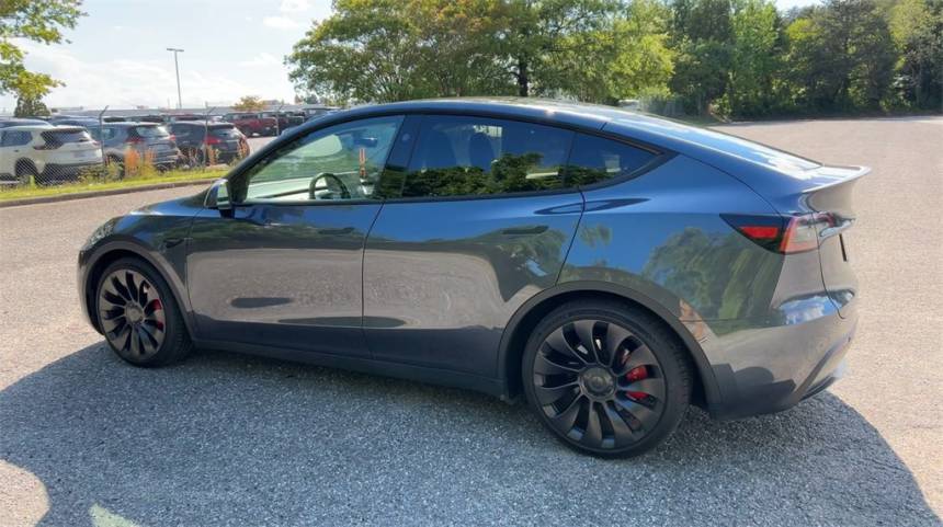 2023 Tesla Model Y 7SAYGDEF5PF897916