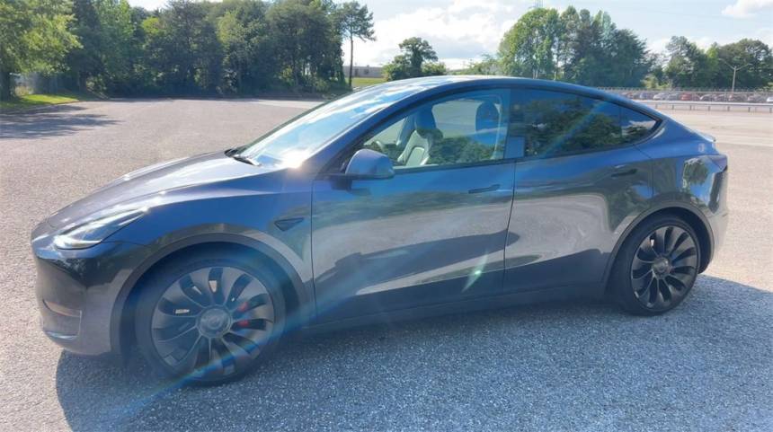 2023 Tesla Model Y 7SAYGDEF5PF897916