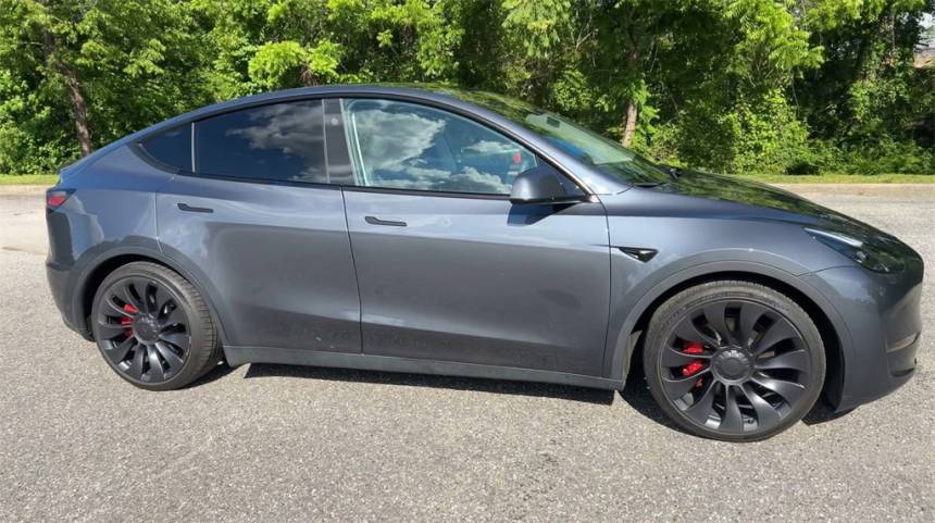 2023 Tesla Model Y 7SAYGDEF5PF897916