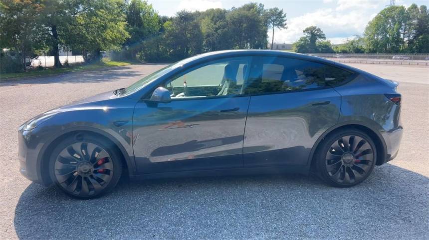 2023 Tesla Model Y 7SAYGDEF5PF897916