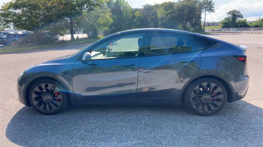 2023 Tesla Model Y 7SAYGDEF5PF897916