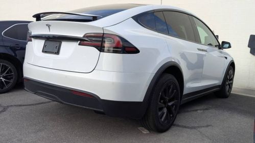 2022 Tesla Model X - Images - 3