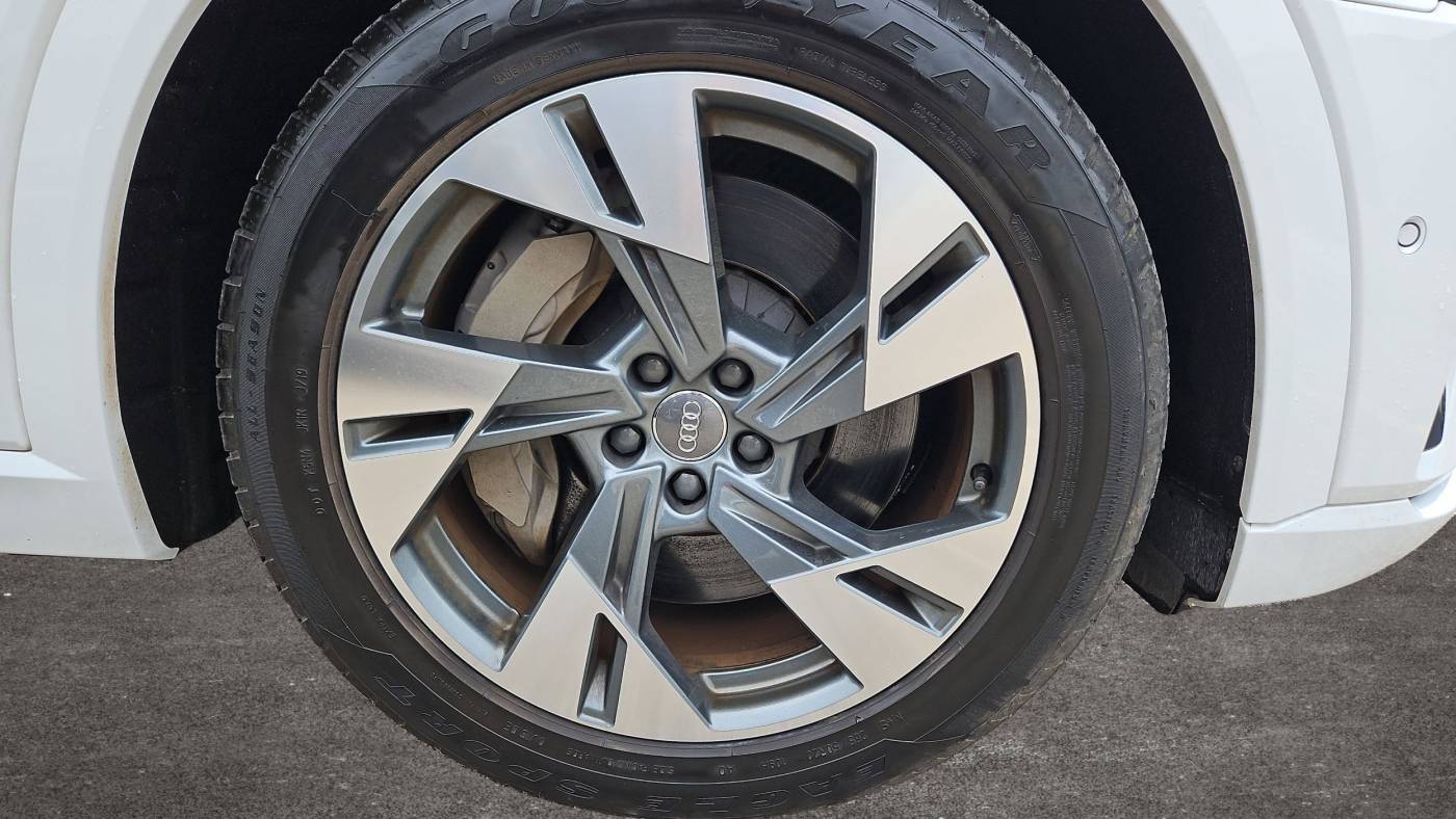 2020 Audi e-tron WA12ABGE0LB033019