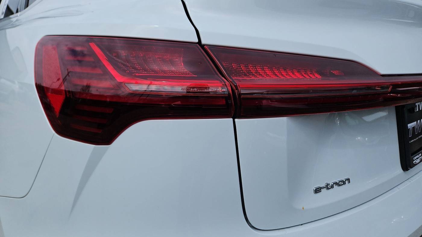 2020 Audi e-tron WA12ABGE0LB033019