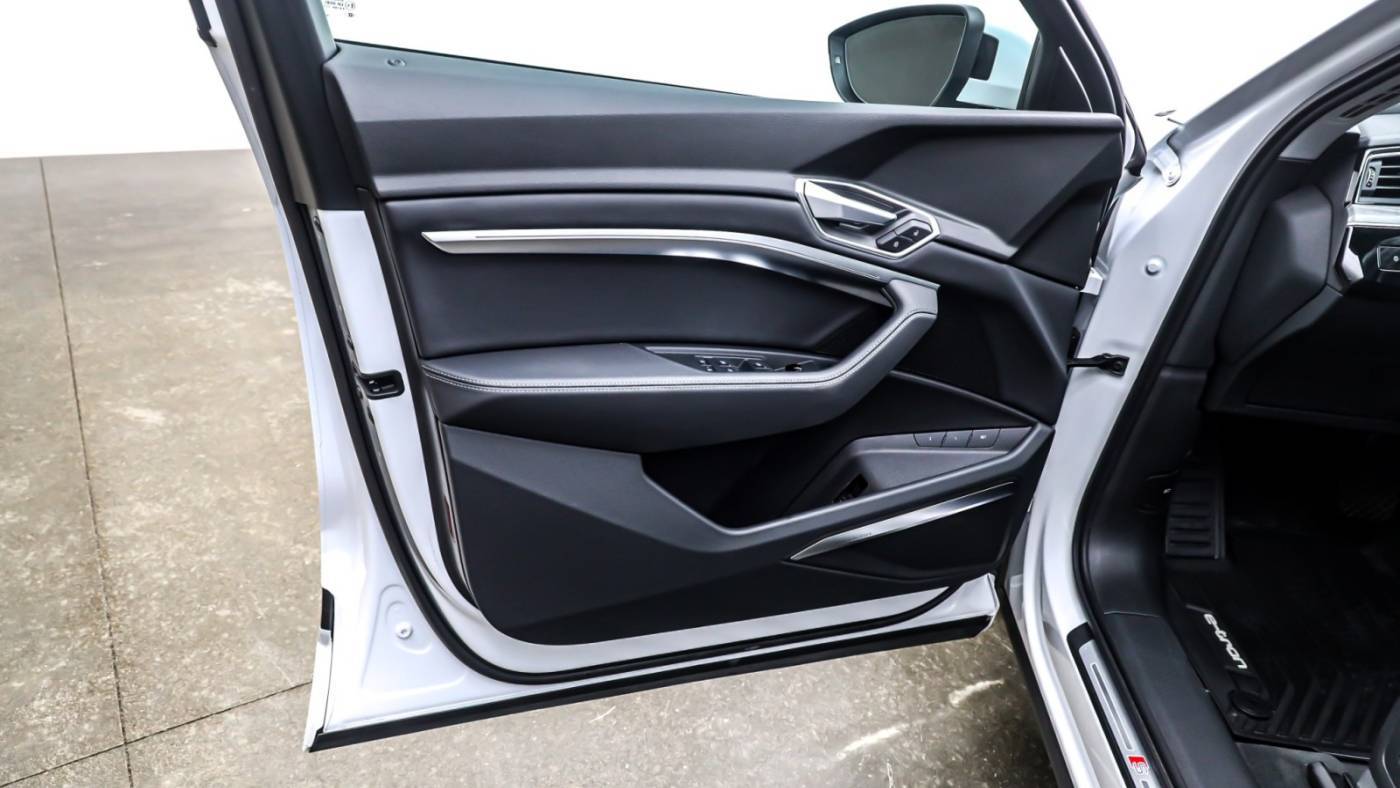 2021 Audi e-tron WA12AAGE6MB023834