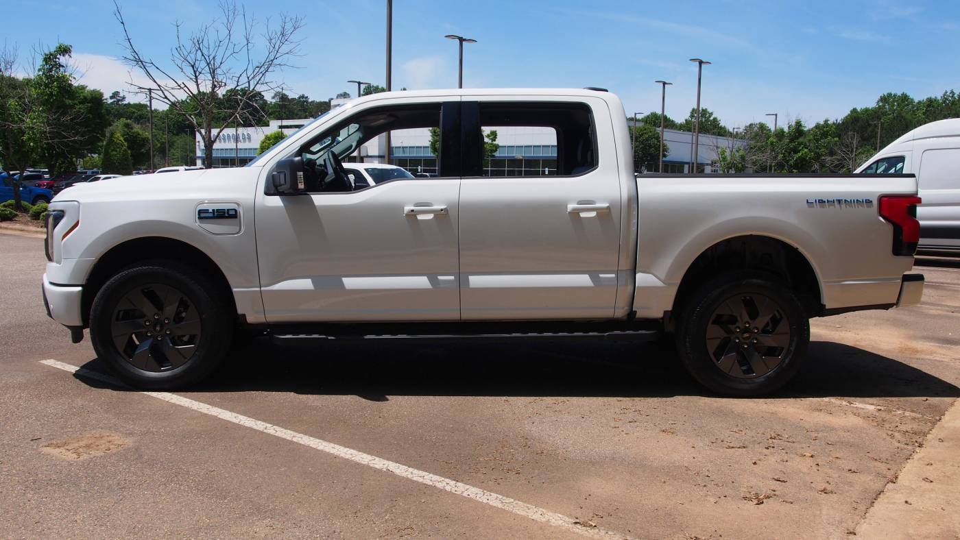 2025 Ford F-150 Lightning 1FTVW3LU9SWG09057