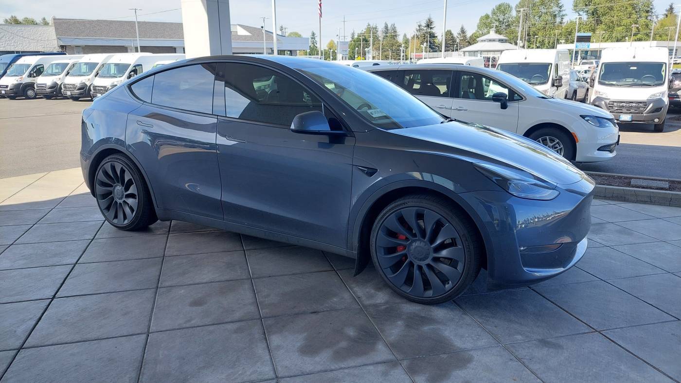 2022 Tesla Model Y 7SAYGDEF3NF515718