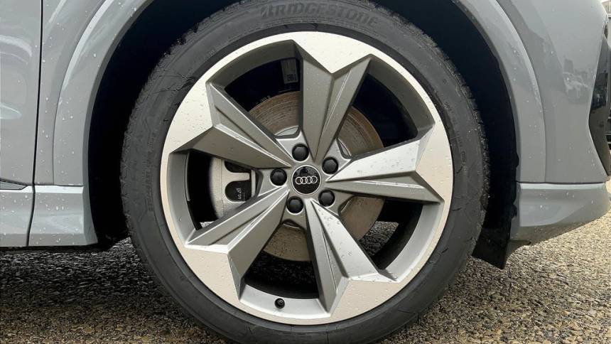 2025 Audi Q4 e-tron WA1LUBFZ6SP037464
