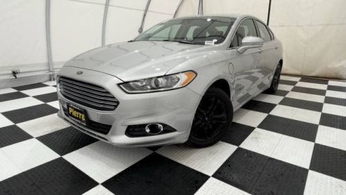 2016 Ford Fusion Energi - Images - 1