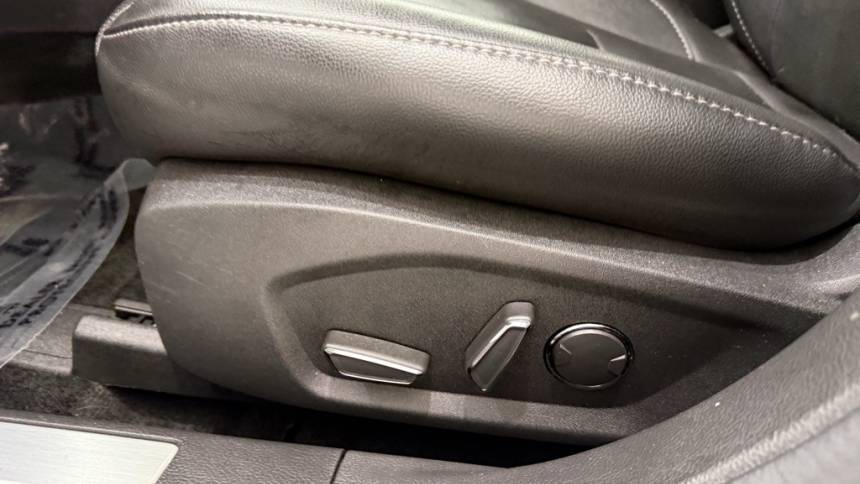 2016 Ford Fusion Energi - Images - 12