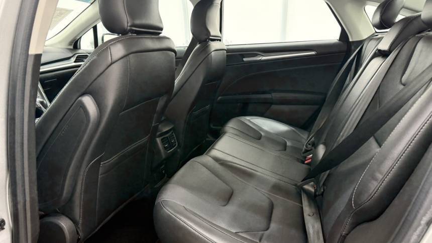 2016 Ford Fusion Energi - Images - 13