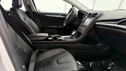 2016 Ford Fusion Energi - Images - 14