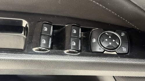 2016 Ford Fusion Energi - Images - 21
