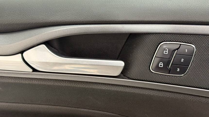 2016 Ford Fusion Energi - Images - 22