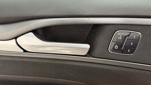 2016 Ford Fusion Energi - Images - 22