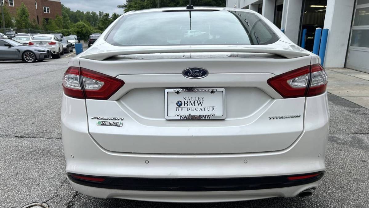 2016 Ford Fusion Energi - Images - 3