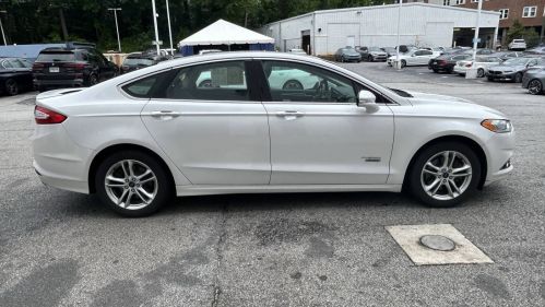 2016 Ford Fusion Energi - Images - 4