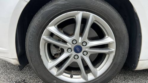 2016 Ford Fusion Energi - Images - 7