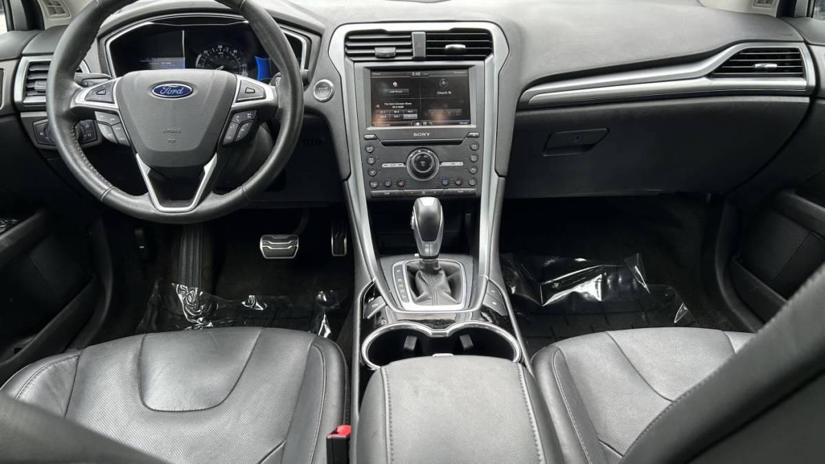 2016 Ford Fusion Energi - Images - 8