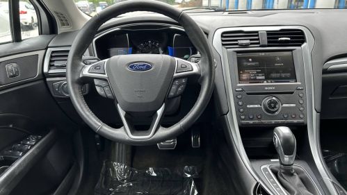 2016 Ford Fusion Energi - Images - 9