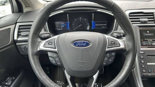 2016 Ford Fusion Energi - Images - 10