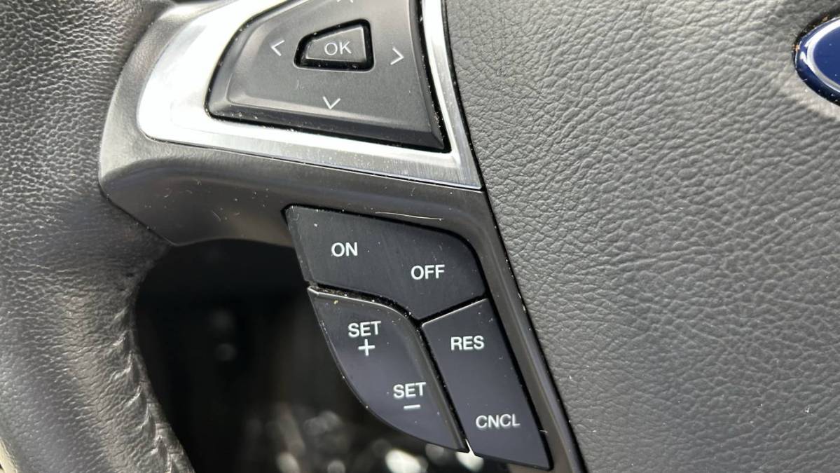 2016 Ford Fusion Energi - Images - 11