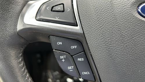 2016 Ford Fusion Energi - Images - 11