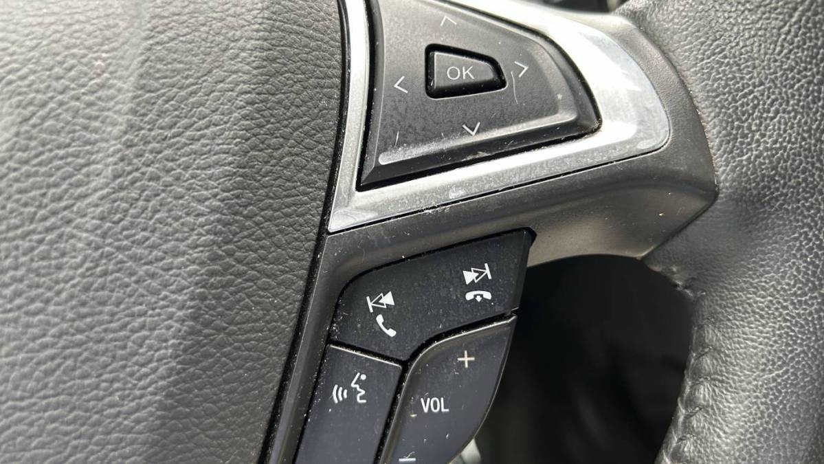 2016 Ford Fusion Energi - Images - 12