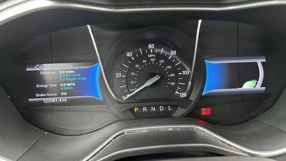 2016 Ford Fusion Energi - Images - 18