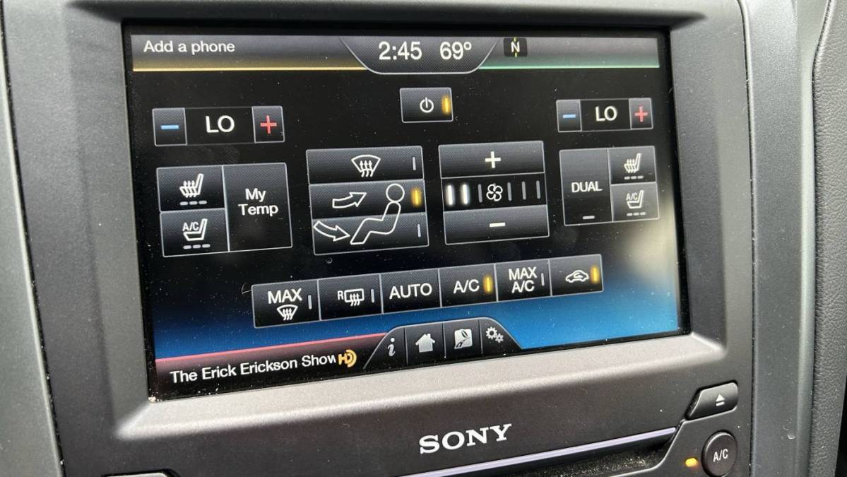 2016 Ford Fusion Energi - Images - 22