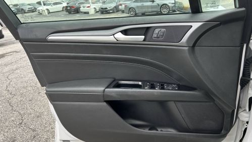 2016 Ford Fusion Energi - Images - 25