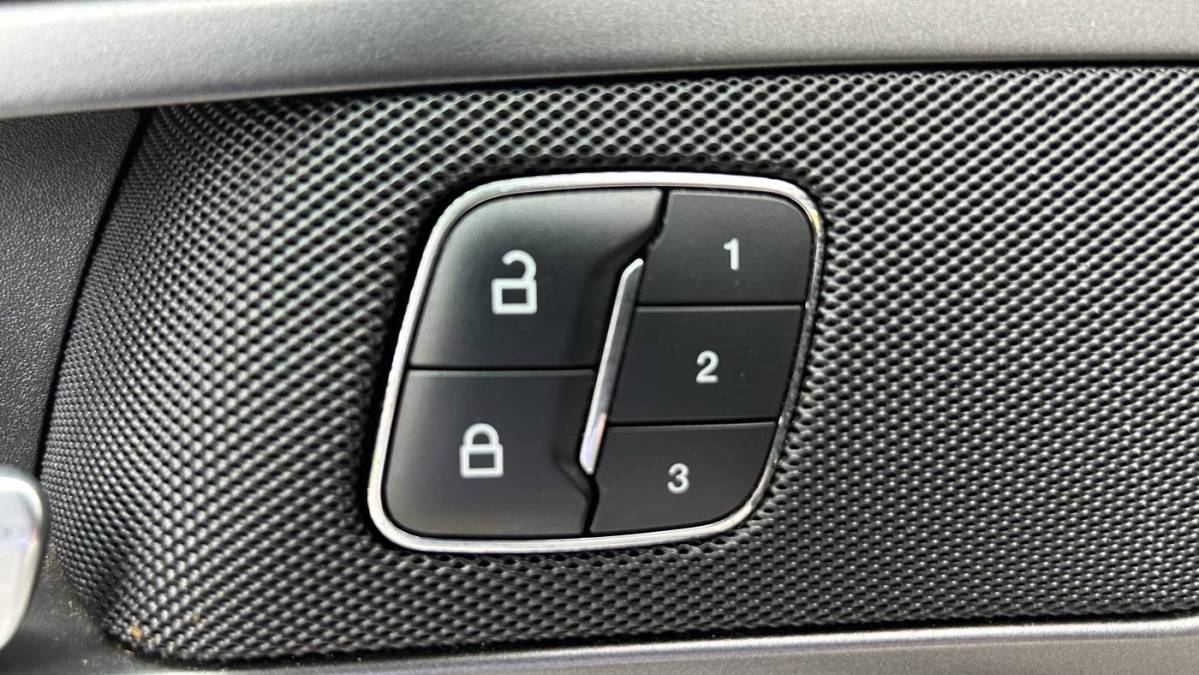 2016 Ford Fusion Energi - Images - 26