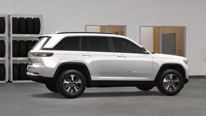 2025 Jeep Grand Cherokee 1C4RJYB61S8698689