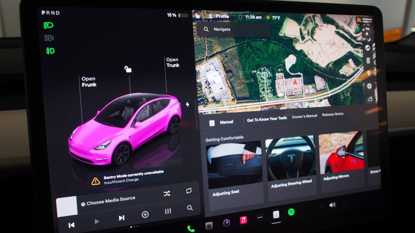 2025 Tesla Model Y 7SAYGDEE1SA342183
