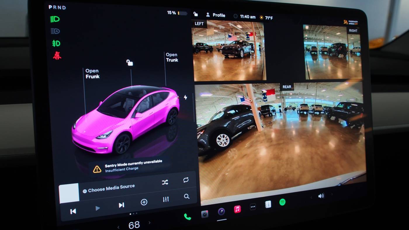 2025 Tesla Model Y 7SAYGDEE1SA342183