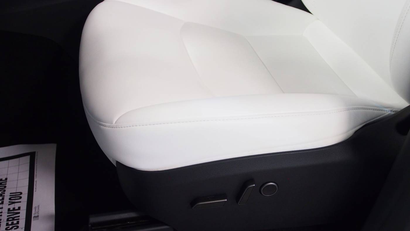 2025 Tesla Model Y 7SAYGDEE1SA342183