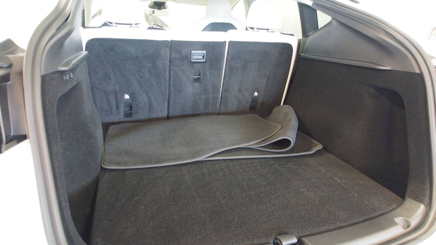 2025 Tesla Model Y 7SAYGDEE1SA342183
