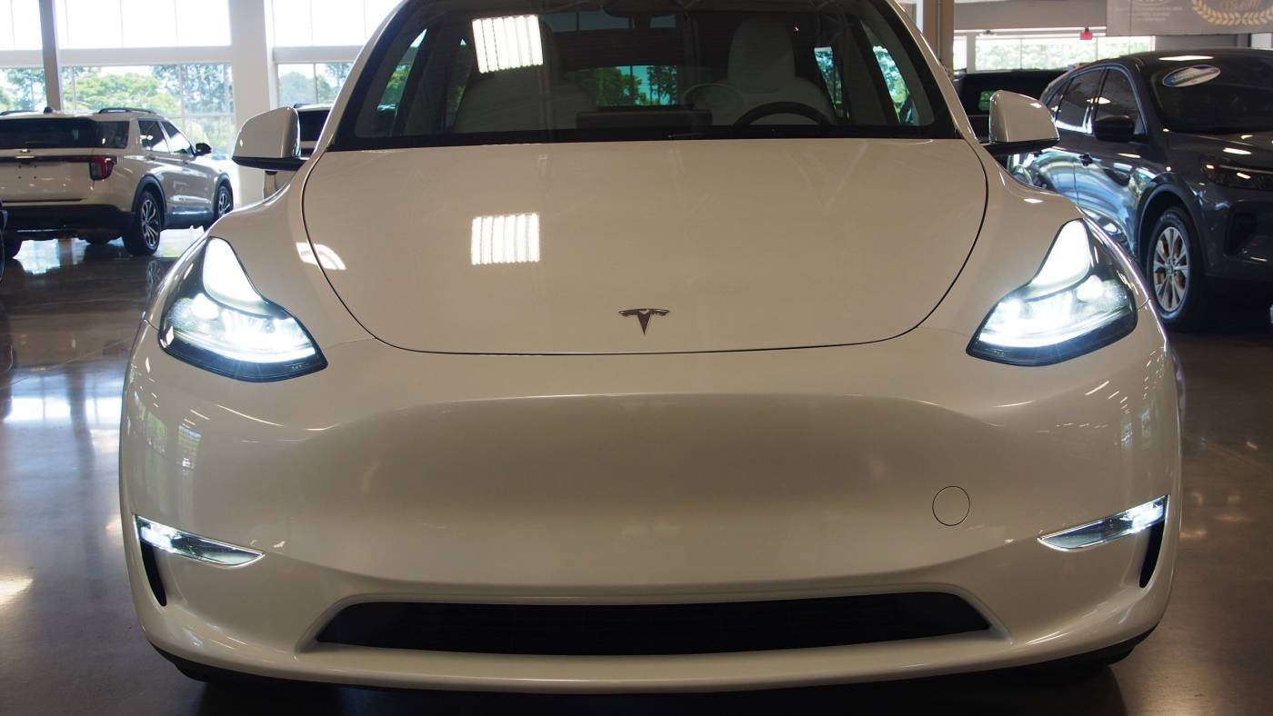 2025 Tesla Model Y 7SAYGDEE1SA342183