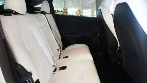2025 Tesla Model Y 7SAYGDEE1SA342183