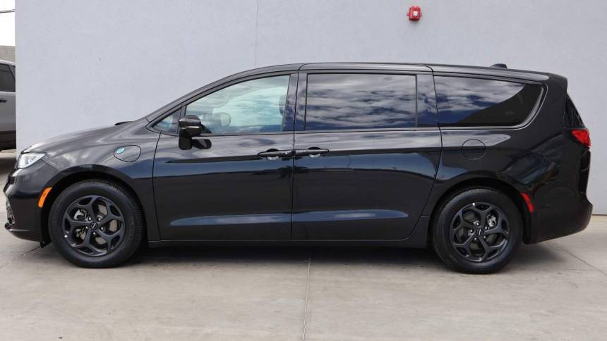 2022 Chrysler Pacifica 2C4RC1L79NR183490