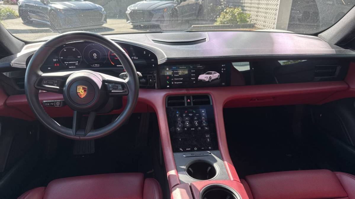2022 Porsche Taycan - Images - 8