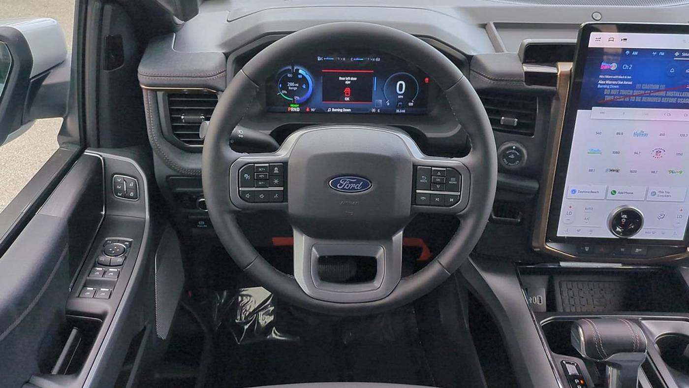 2025 Ford F-150 Lightning 1FT6W5L70SWG11208