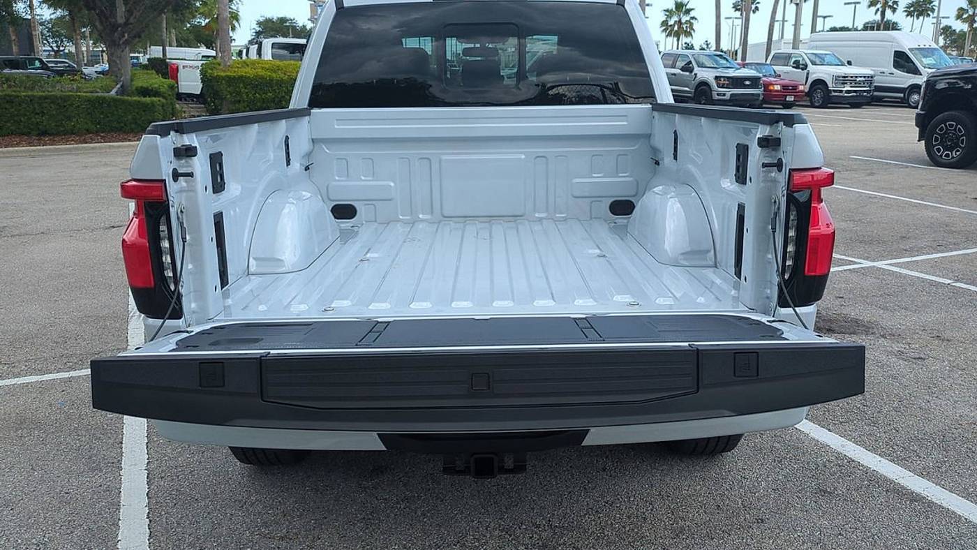 2025 Ford F-150 Lightning 1FT6W5L70SWG11208